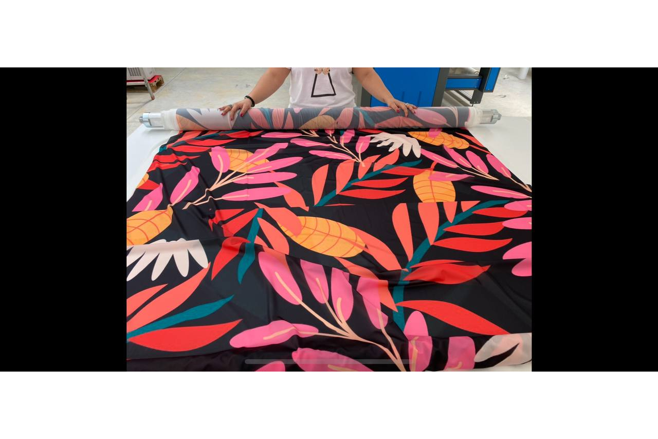 <p>Surprising graphics and colours</p>