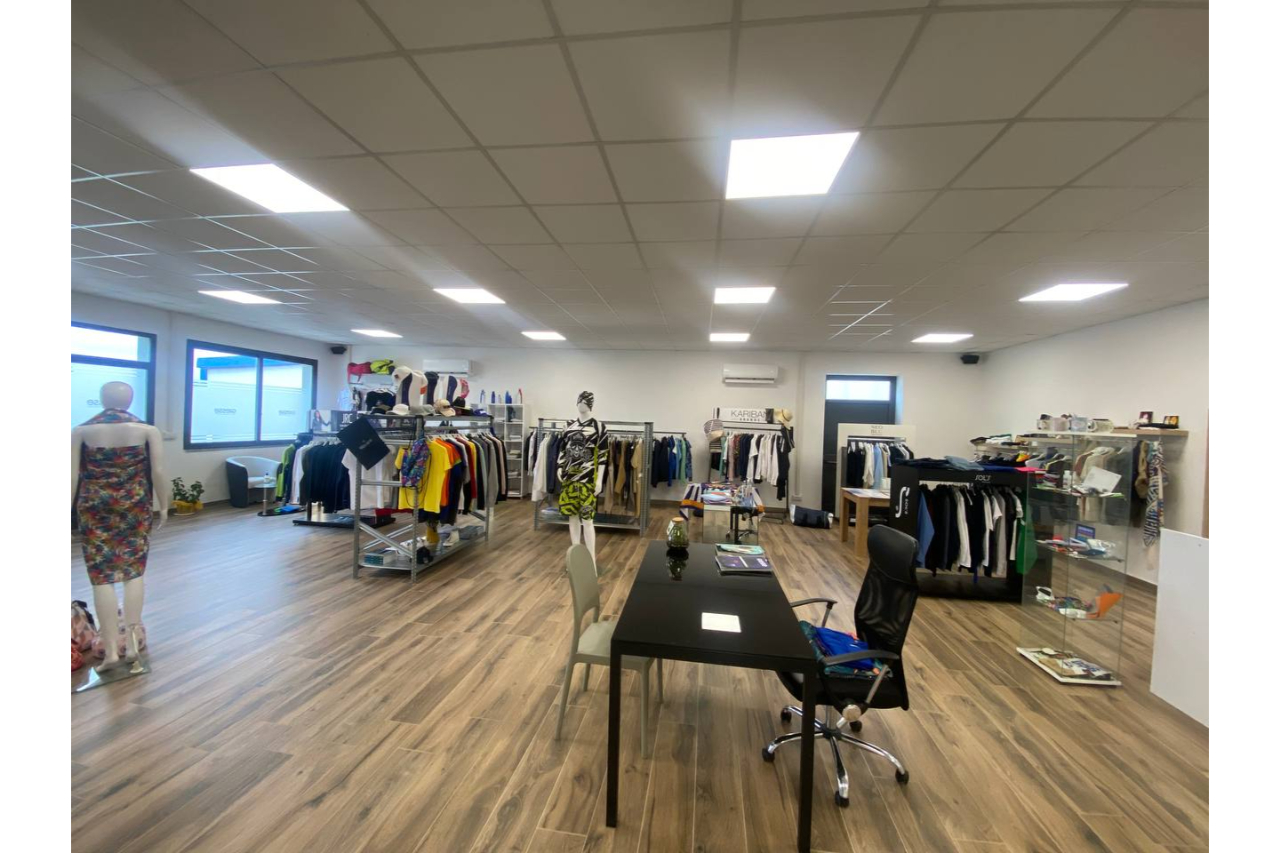 <p>Giesse Textile's well-organised showroom is ready to welcome customers</p>
