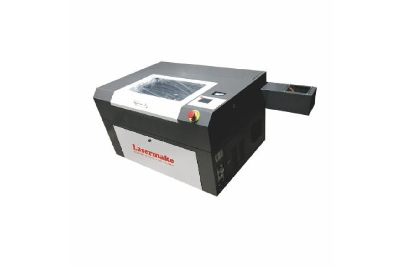 <p>Among Lasermake's many offerings, the Lm-M500-Dsk 50 is capable of operating on a wide variety of media and, </p>
<p>thanks to the Rotary accessory, can also perform machining on cylindrical objects</p>

