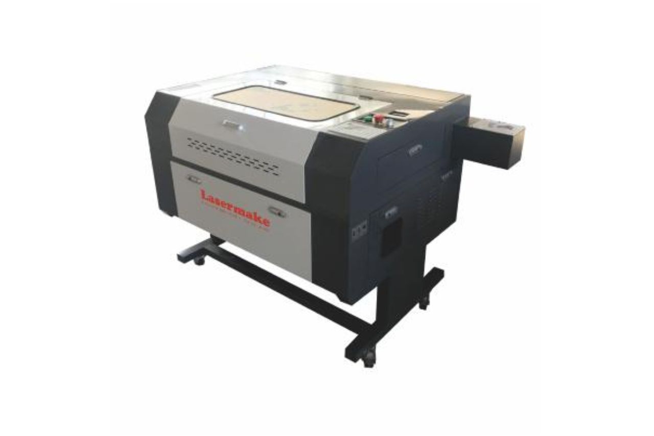 <p>The ideal compromise between work area (700x500 mm), laser tube power (100 W) and price: Lasermake LM-X700-100</p>
