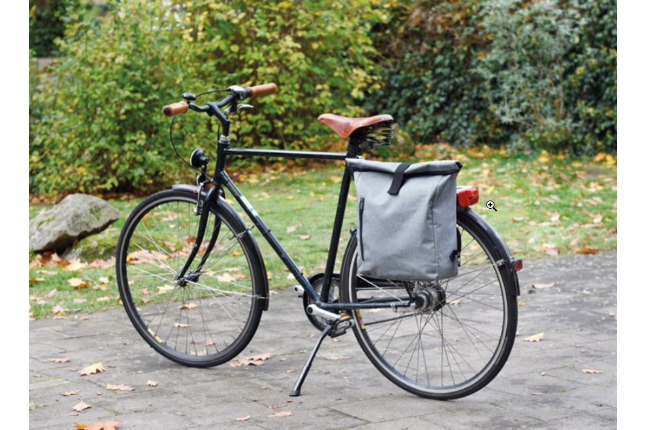 <p>Inspirion’s “Bike race” backpack, which can be customised with transfer and transfer-reflective printing, is perfect for urban commuters, since it has a padded compartment for carrying a laptop or other useful office devices</p>