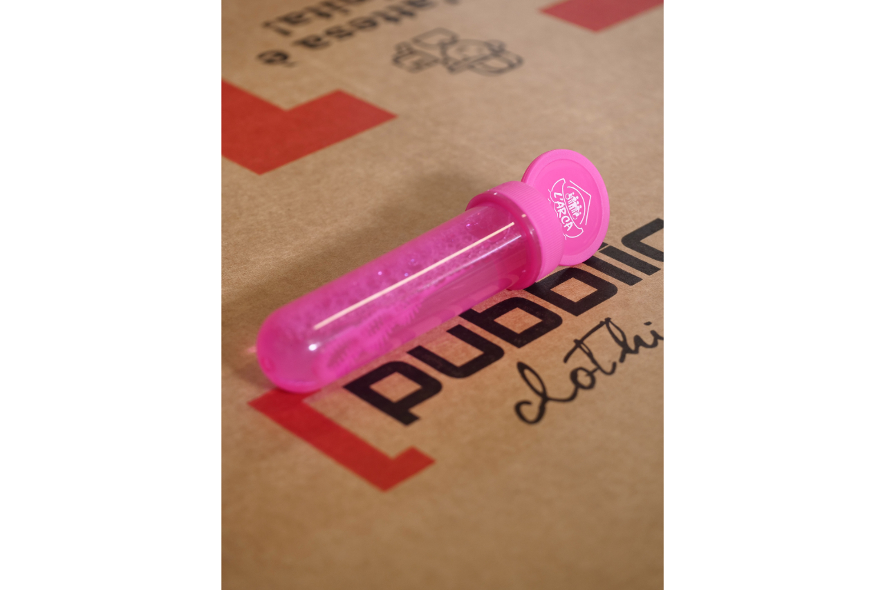 <p>A selection of pink gadgets proposed by Pubblicarrello</p>
