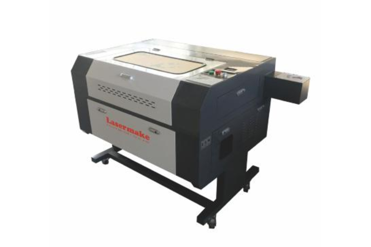 <p>Macchina Lasermake LM-X700-100 per incisione e taglio laser Co2</p>

