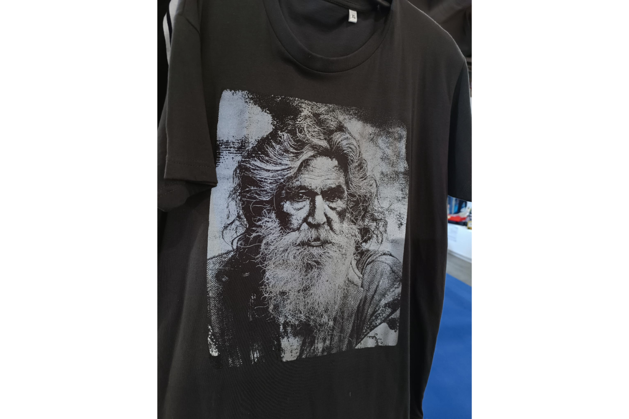<p>Thorough precision: a further example of the screen-printing quality in this t-shirt printed by Barzaghi with reflective element<br />
<br />
</p>
