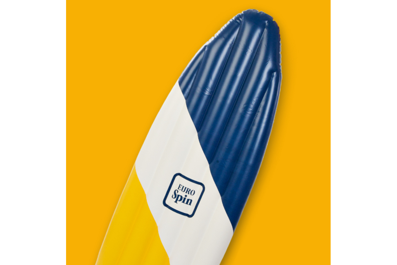 <p>Materassino gonfiabile dalla Capsule Collection Eurospin on the Beach, estate 2023</p>