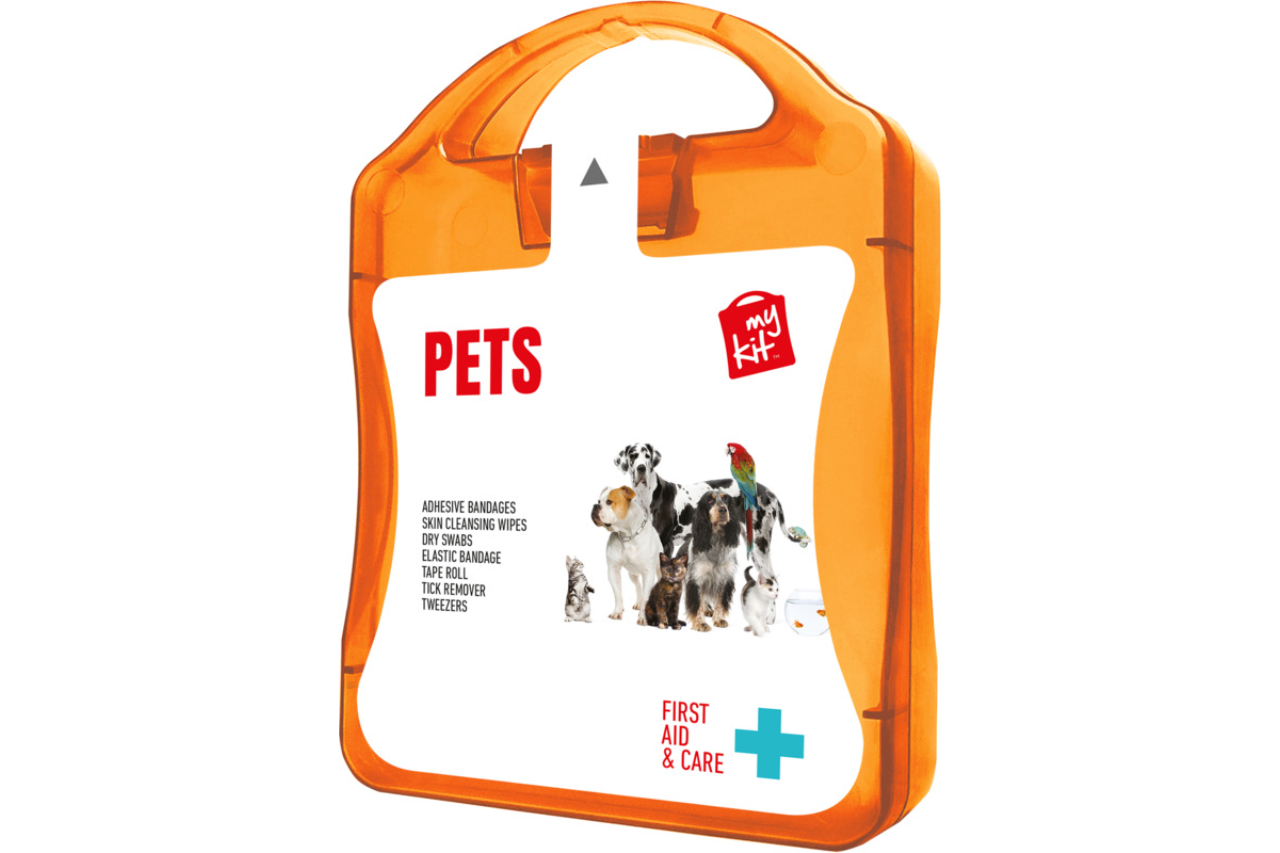 <p>MyKit Primo Soccorso Animali, completo di 12 cerotti resistenti all'acqua, quattro salviettine disinfettanti, due garze sterili, una pinzetta per zecche, una benda elastica, una pinzetta, un nastro adesivo per benda. Tutti i prodotti contenuti nei MyKit rispettano le vigenti norme europee. Dal catalogo PF Concept</p>