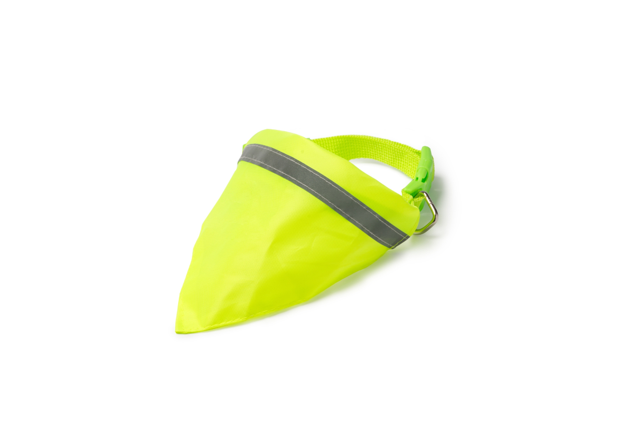 <p>La sicurezza prima di tutto: Eket, bandana riflettente per animali in resistente e morbido poliestere, per un'alta visibilità. Dall’assortimento di Get Impressed</p>